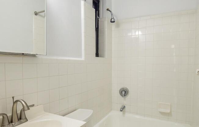 Studio, 1 bath, $2,487, Unit 3-I