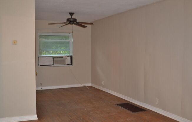 904 Denton St.