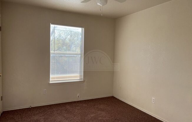 2 beds, 1 bath, $745, Unit 1702 Benttree Dr Unit B