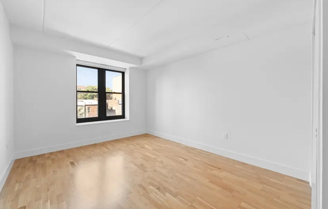 2 beds, 1 bath, $4,101, Unit 605