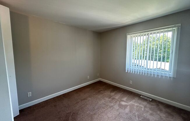 3 beds, 2.5 baths, 1,636 sqft, $1,379, Unit 729