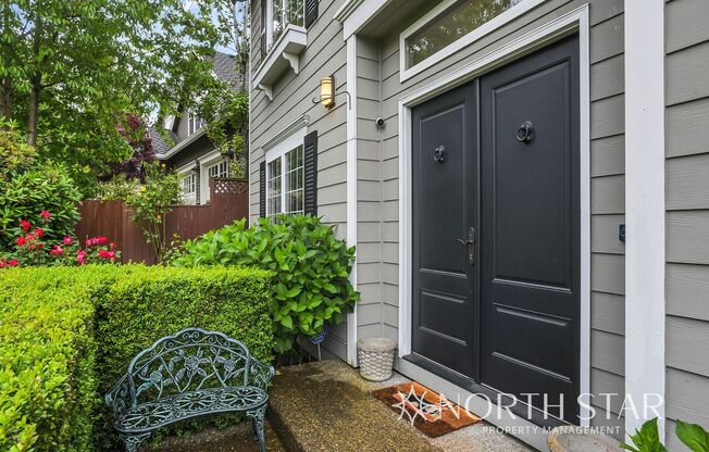 Quiet Cul-De-Sac Traditional in Westlake