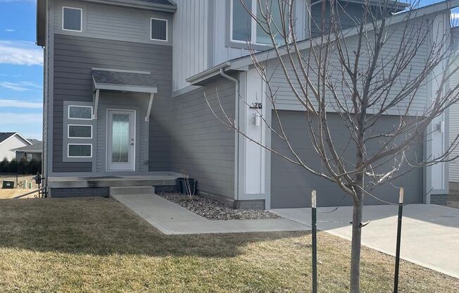 Beautiful newer home in West Des Moines - Waukee School Dist!