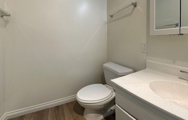 Studio, 1 bath, 450 sqft, $1,575, Unit 233