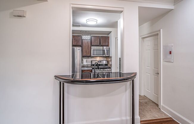 2 beds, 2 baths, $1,850, Unit 412