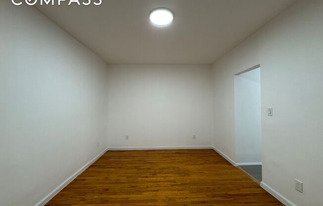 451 W 44 ST