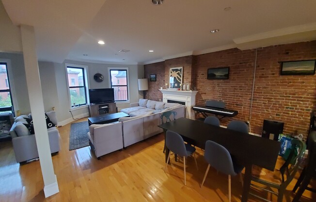 681 TREMONT
