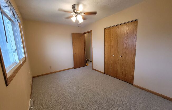 3 beds, 1 bath, $1,400