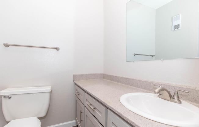 2 beds, 1 bath, 853 sqft, $1,049