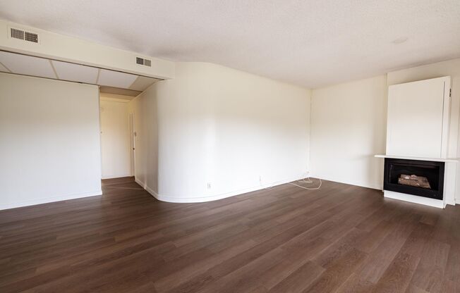 2 beds, 2 baths, 1,192 sqft, $2,995, Unit 4169-303