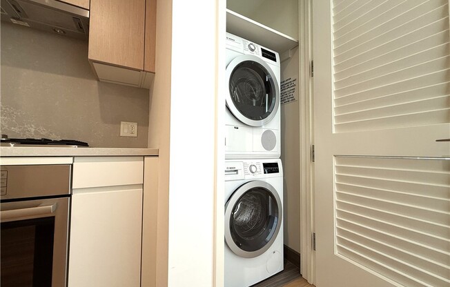 Studio, 1 bath, 519 sqft, $2,400, Unit 517