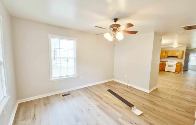 VERY SPACIOUS HOME! 4 Bedroom, 2 bathroom with laundry room