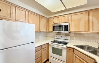 1 bed, 1 bath, 824 sqft, $1,349, Unit 1032