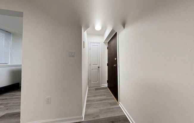 Studio, 1 bath, 295 sqft, $925, Unit B9