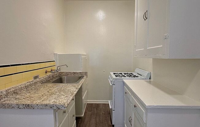 Studio, 1 bath, 364 sqft, $1,295, Unit 106