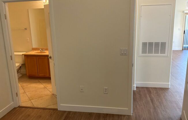 2 beds, 2 baths, $1,600, Unit Unit #2114