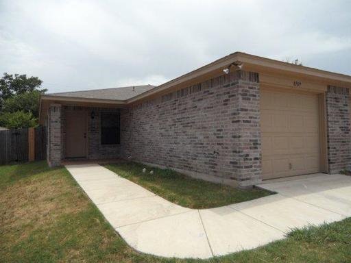 3 beds, 2 baths, 1,100 sqft, $1,495