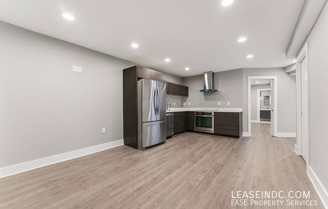 2421 1 ST NW