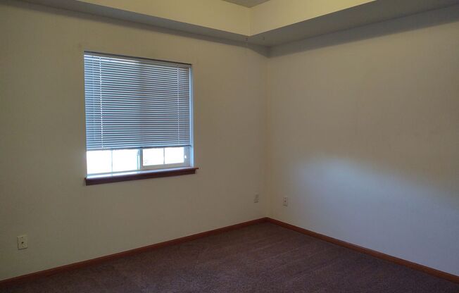 2 beds, 1 bath, $1,195, Unit # 07