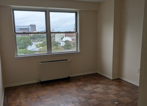 3 beds, 2 baths, 1,413 sqft, $3,500, Unit 9H