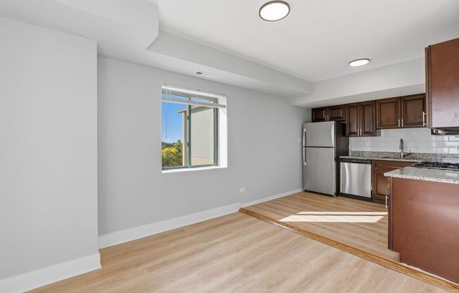 2 beds, 2 baths, 900 sqft, $2,550, Unit 512