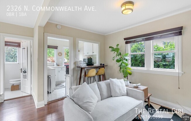 2326 N COMMONWEALTH AVE