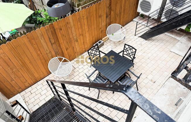 322 E 11 ST