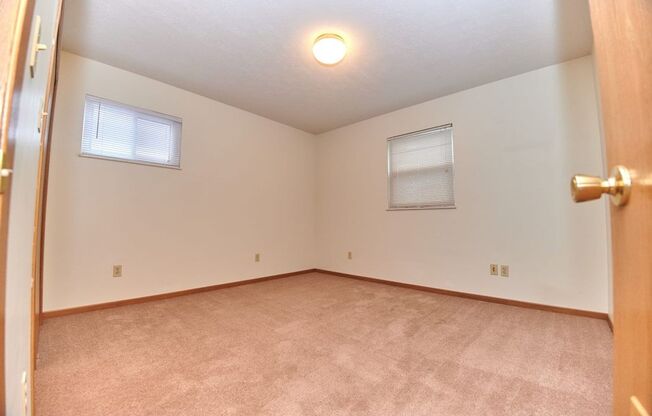 2 beds, 1 bath, 750 sqft, $975, Unit 1217-07