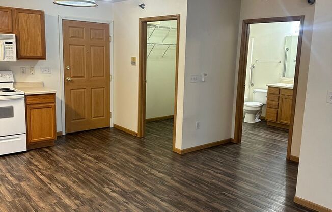 1 bed, 1 bath, 675 sqft, $850, Unit 203