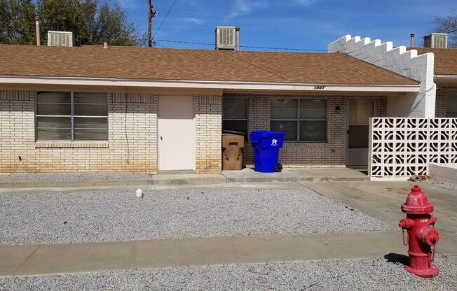 2 beds, 1 bath, 728 sqft, $975