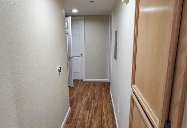 2 beds, 1 bath, $2,590