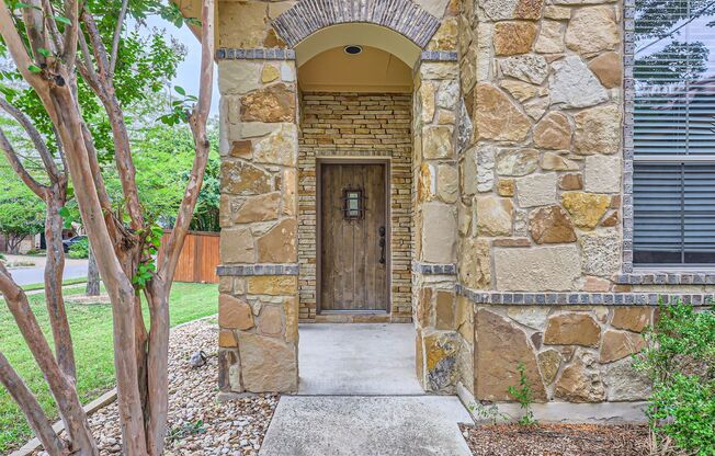 Tuscan-Style 3 Bed / 2 Bath Corner Lot Home Near Brushy Creek