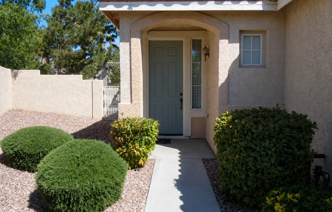 Large 3bdrm, 2 bath, 2 car in cul-de_sac