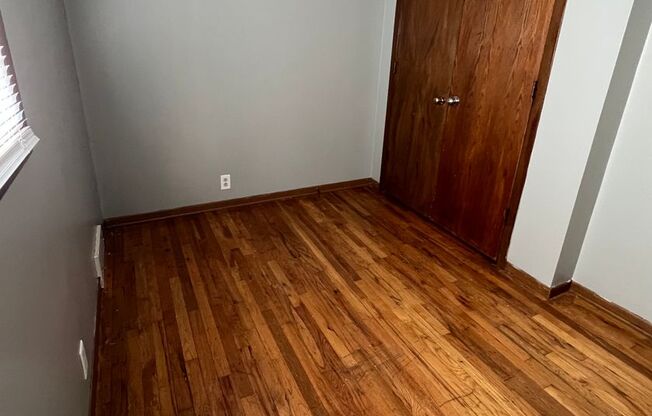 4 beds, 1 bath, $950