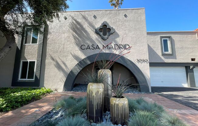 2 beds, 1 bath, $2,500, Unit 110