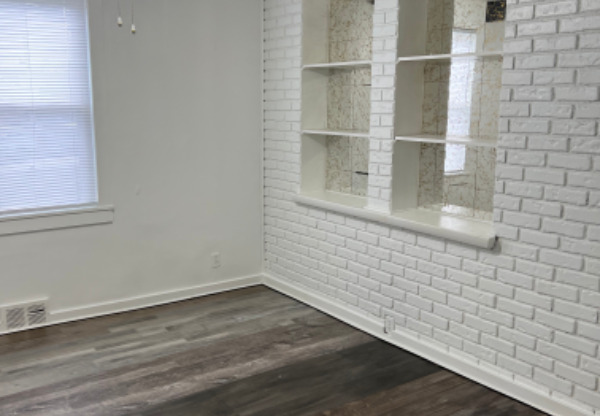 1356 4 AVE