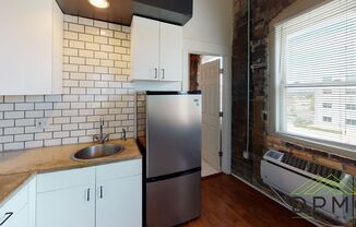 Studio, 1 bath, $950, Unit 42