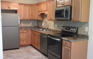 2 beds, 1 bath, $750, Unit 1