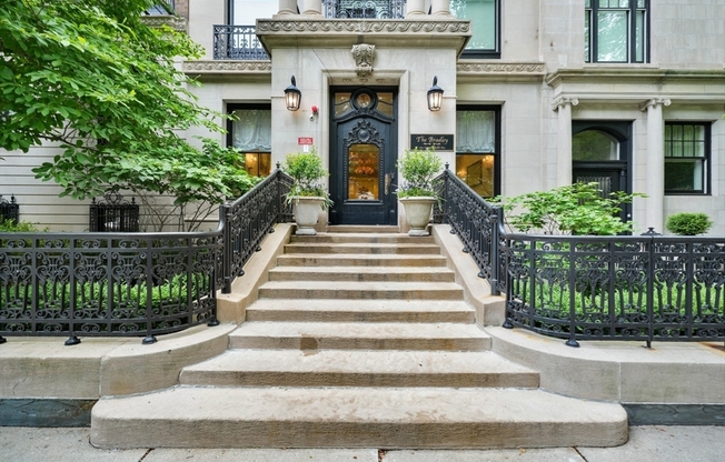 409 COMMONWEALTH AVE