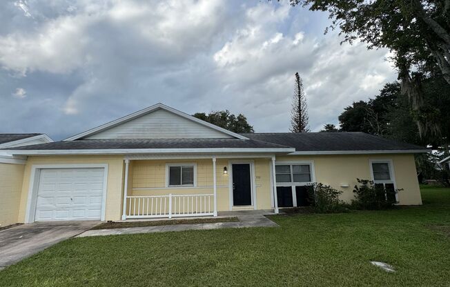 Charming 3 Bedrooms 2 Bathrooms for Lease in 32827