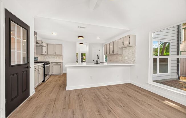 3 beds, 2 baths, $3,100