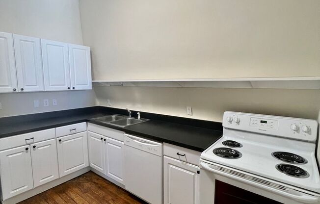 200 W Franklin St