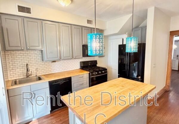 814 LONGFELLOW ST NW