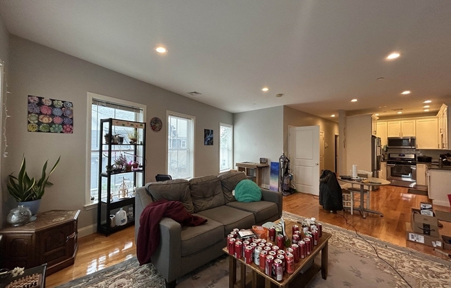 15 DANA AVE