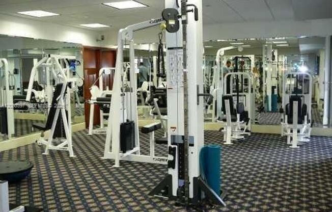 3 beds, 2 baths, $4,500, Unit # 4 L