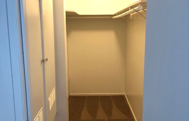 1 bed, 1 bath, 622 sqft, $1,450, Unit F 03