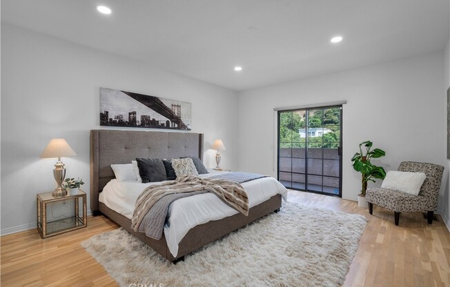 3482 COLDWATER CYN AVE