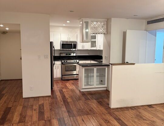 1 bed, 1 bath, 849 sqft, $2,900, Unit 3105