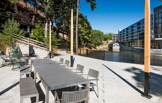 Apartments in Atlanta, GA | Vinings Lofts and Apartments | resident park