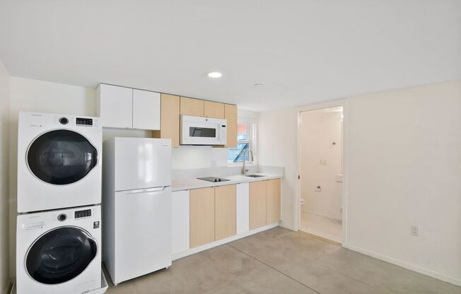 1 bed, 1 bath, 648 sqft, $2,195, Unit 3042